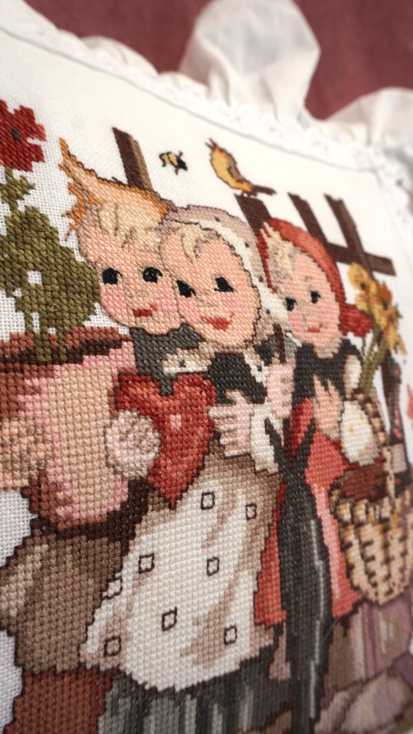 Kussen kruissteek '3 kleintjes' Hummel