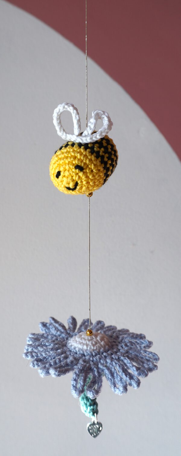 Blij bijtje - Blauwe bloem