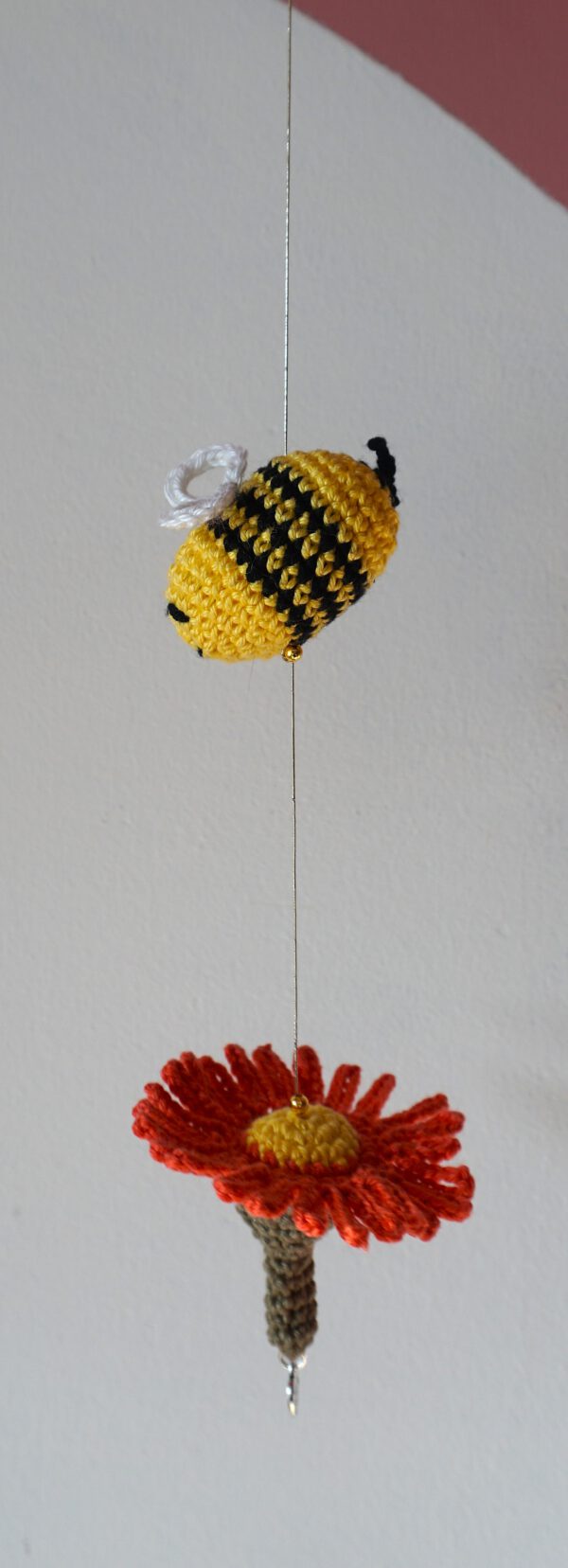 Blij Bijtje - Rode bloem